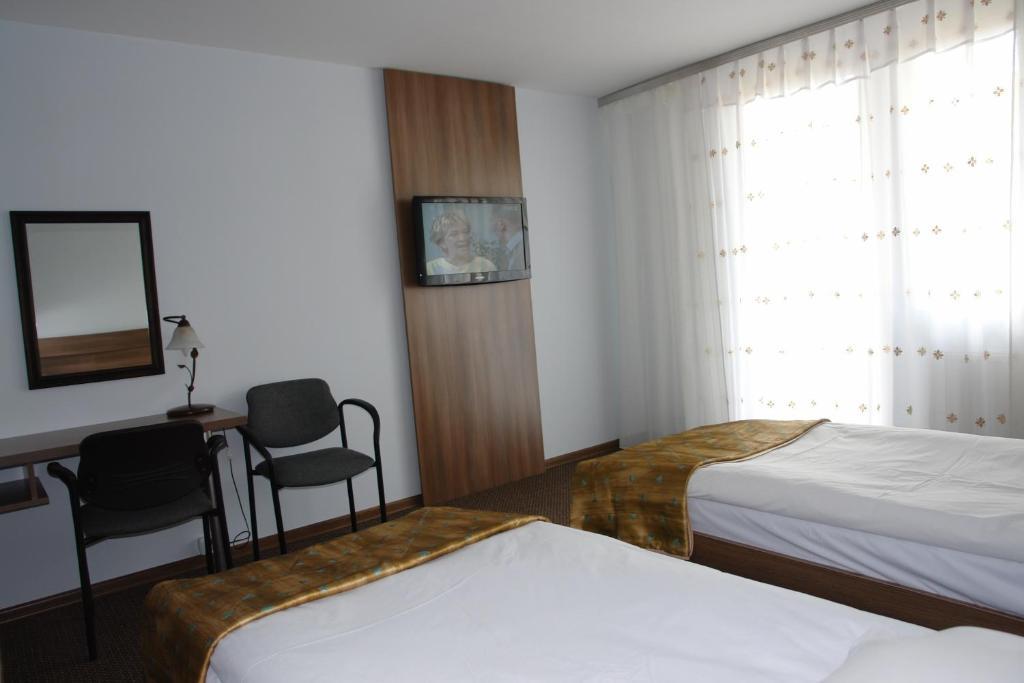 Hotel Junior Zamość Quarto foto