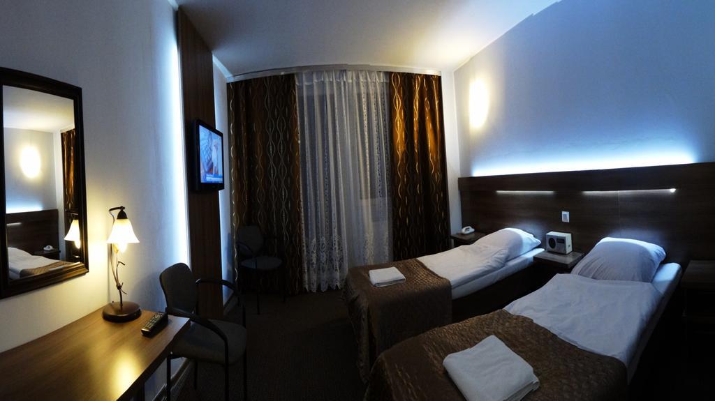 Hotel Junior Zamość Quarto foto